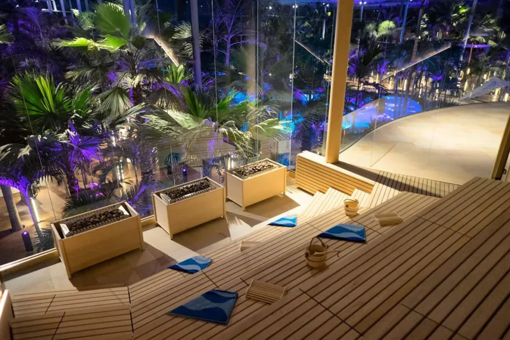 Therme Bucharest Palm relaxation pool